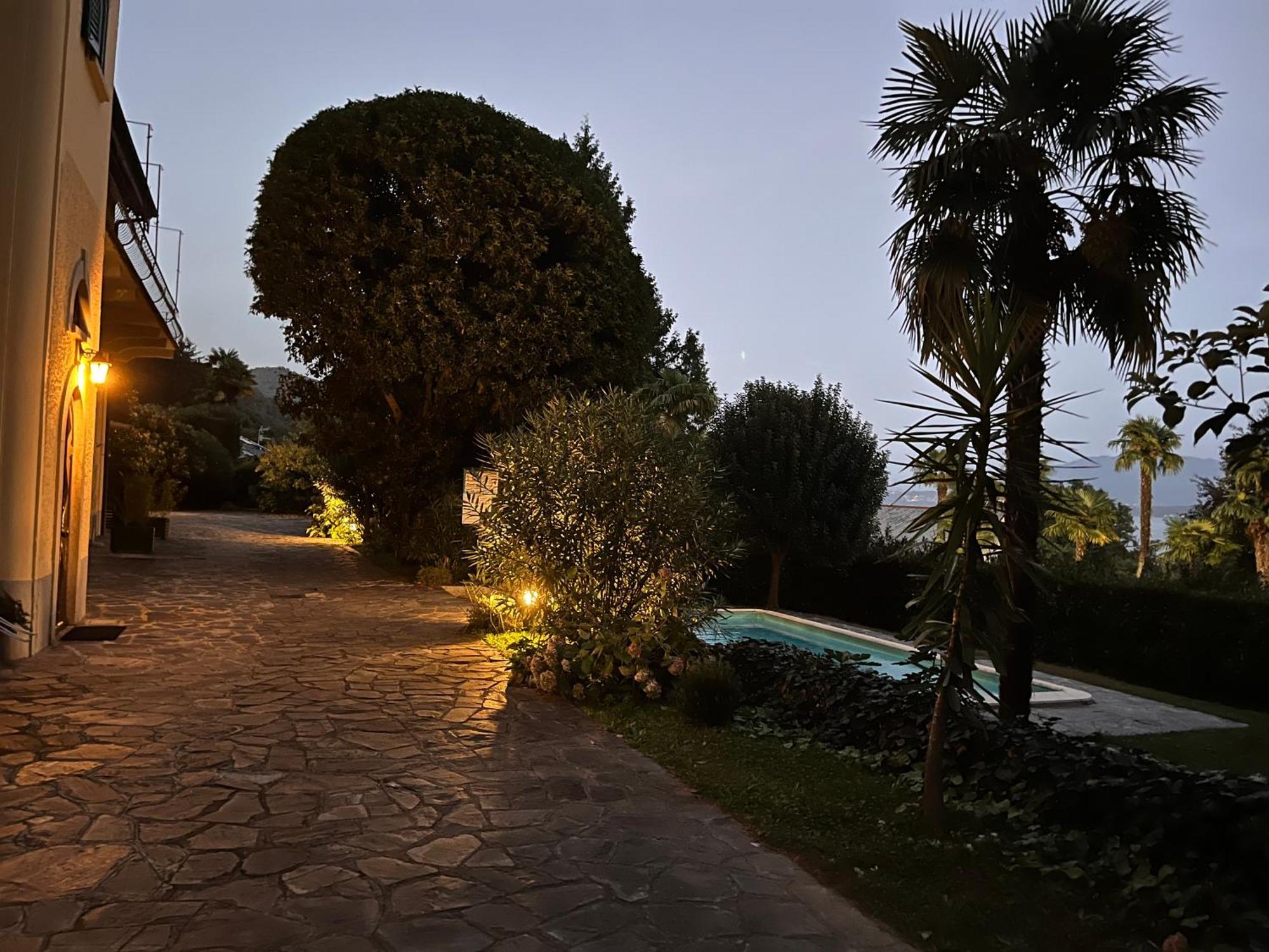Apartment Vsc - In Storica Vista E Piscina Lesa